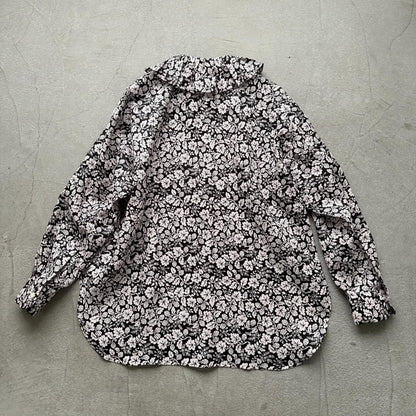R&D.M.Co ワイルドベリーリネンラッフルカラーブラウス