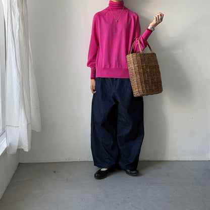 atelier naruse ウールタートルネックニット　ピンク×袖口レッド