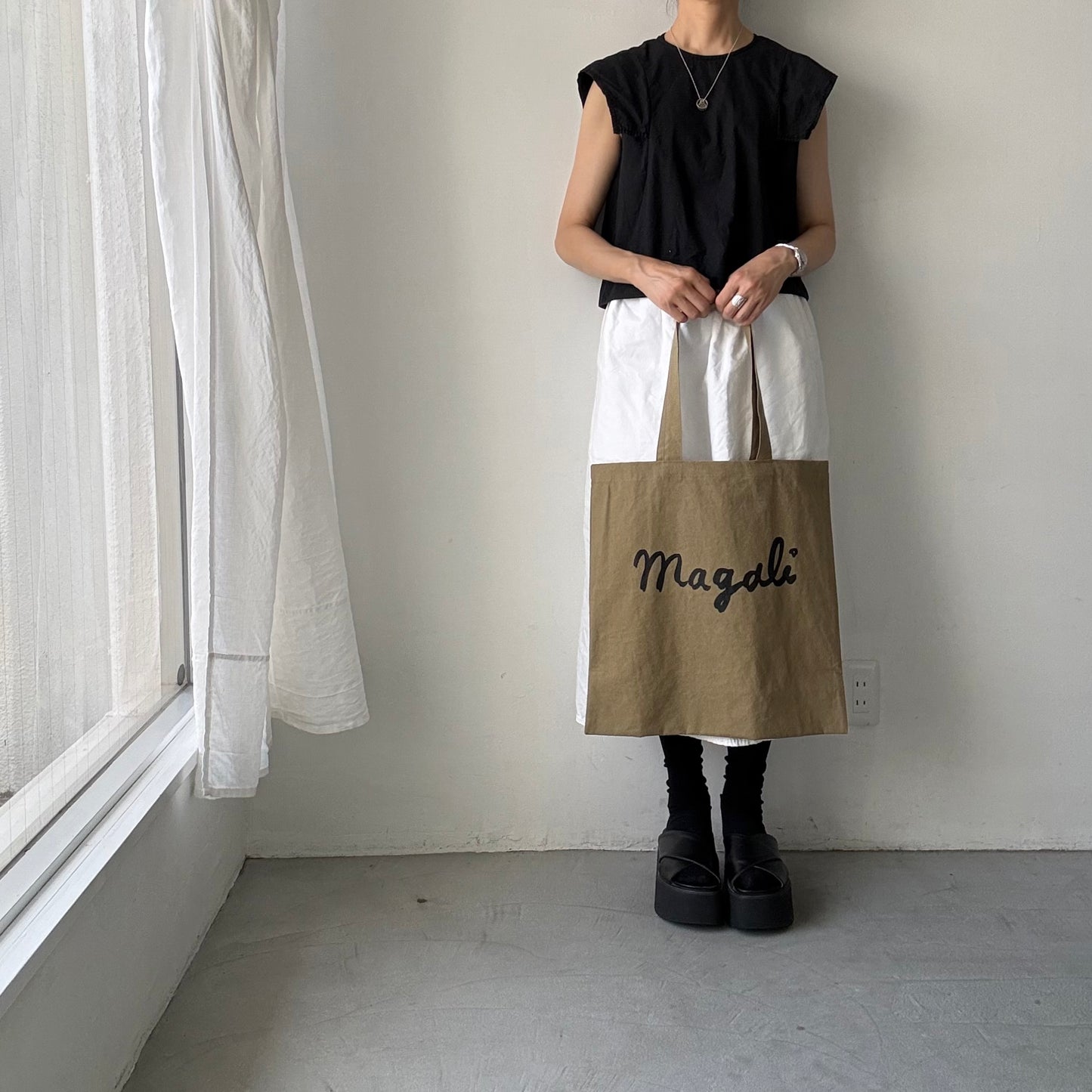 MAGALI   キャンバスコットンリネントートバッグ　カーキ