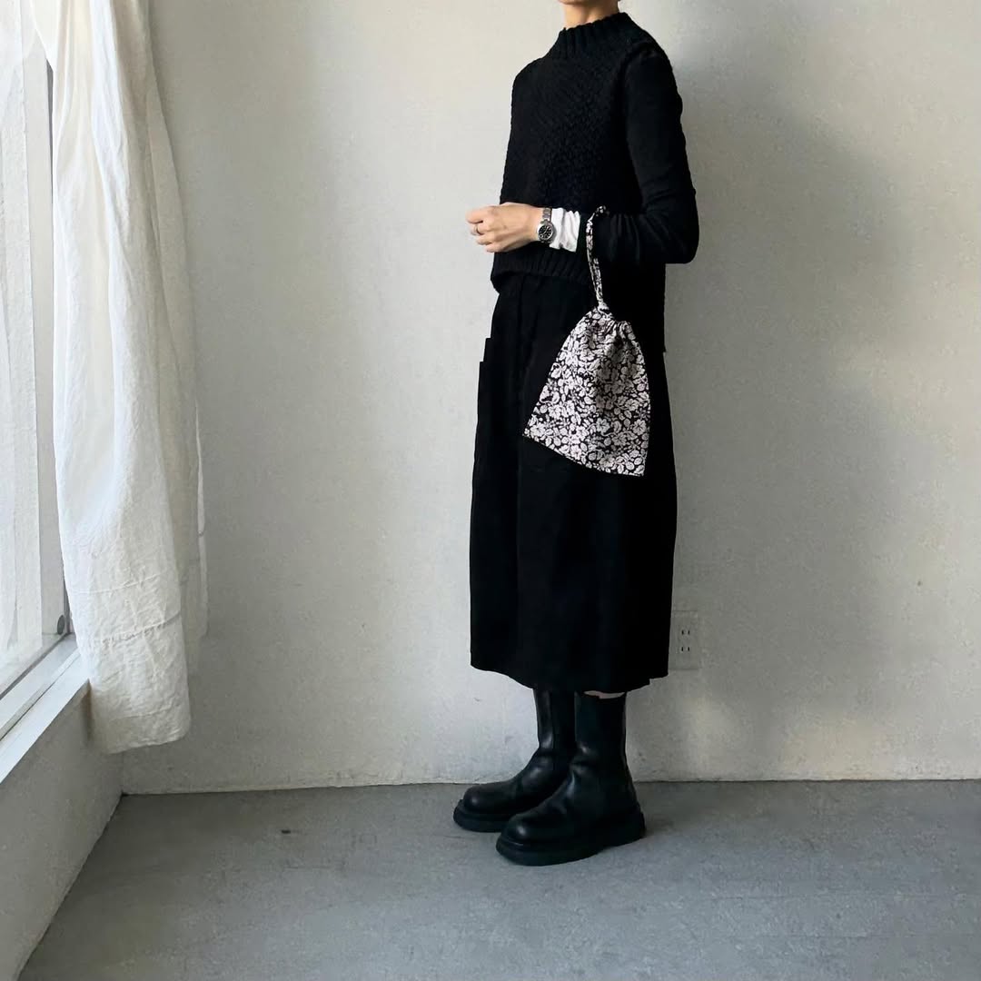 R&D.M.Co  ワイルドベリーリネンドローストリングバッグスモール
ブラック×フラックス