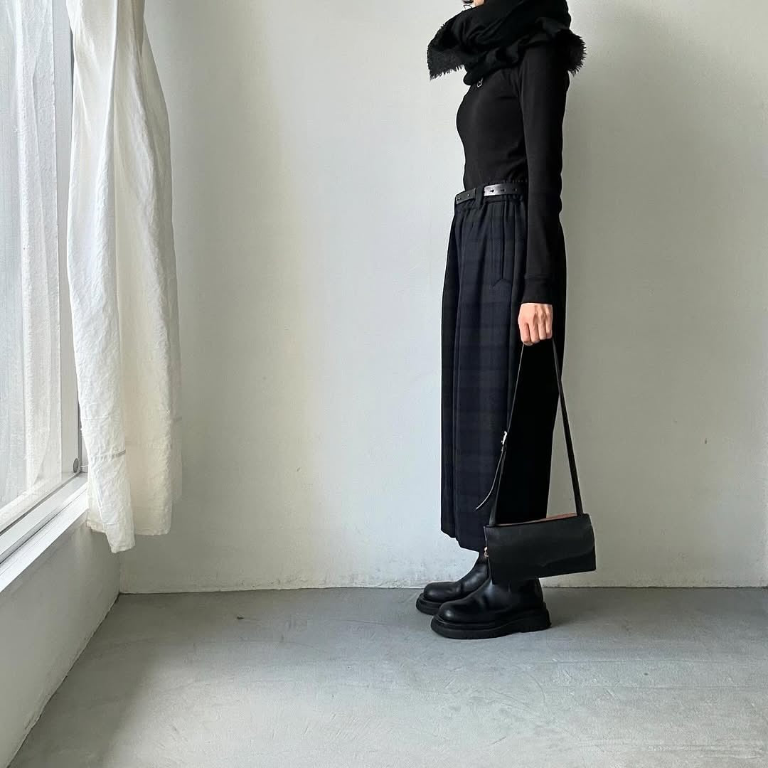 atelier naruse ウールフラノガウチョパンツ