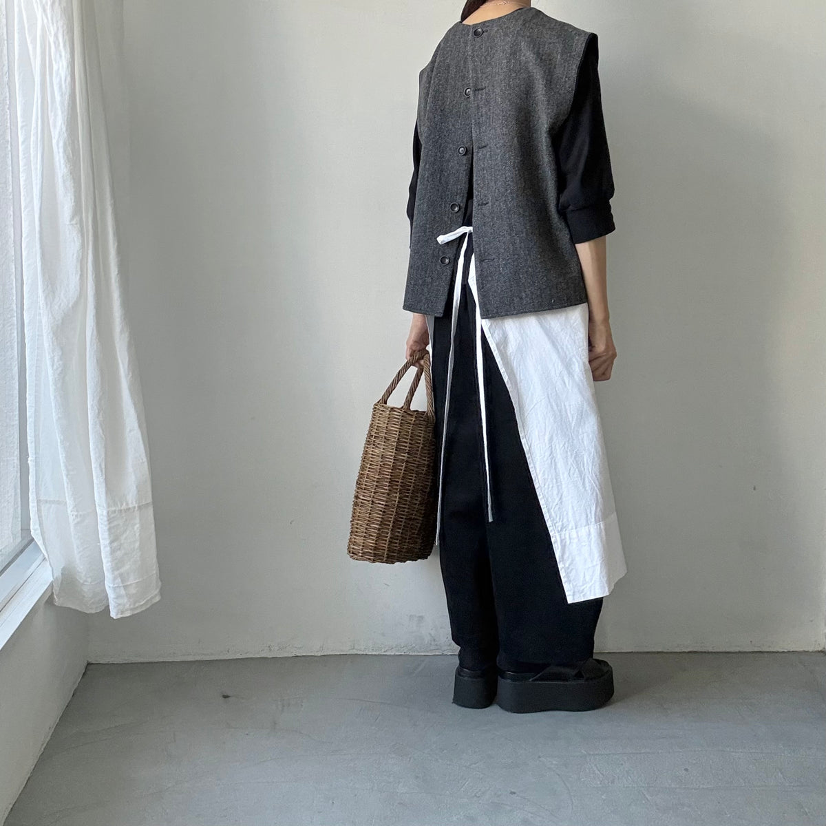 atelier naruse ブリティッシュウールツイードバックボタンリブベスト