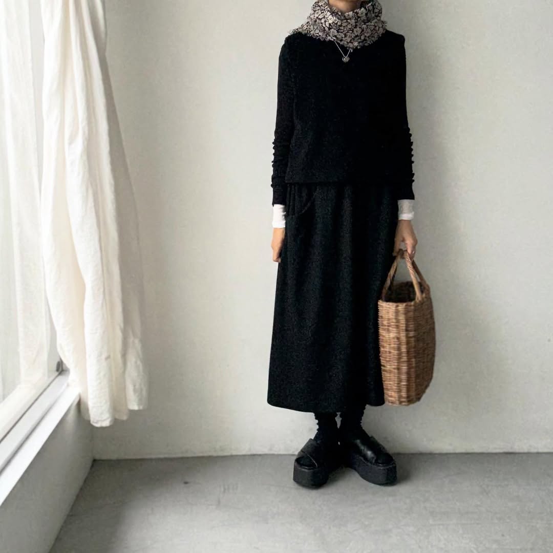 R&D.M.Co  ワイルドベリーガーゼショール　ブラック×フラックス