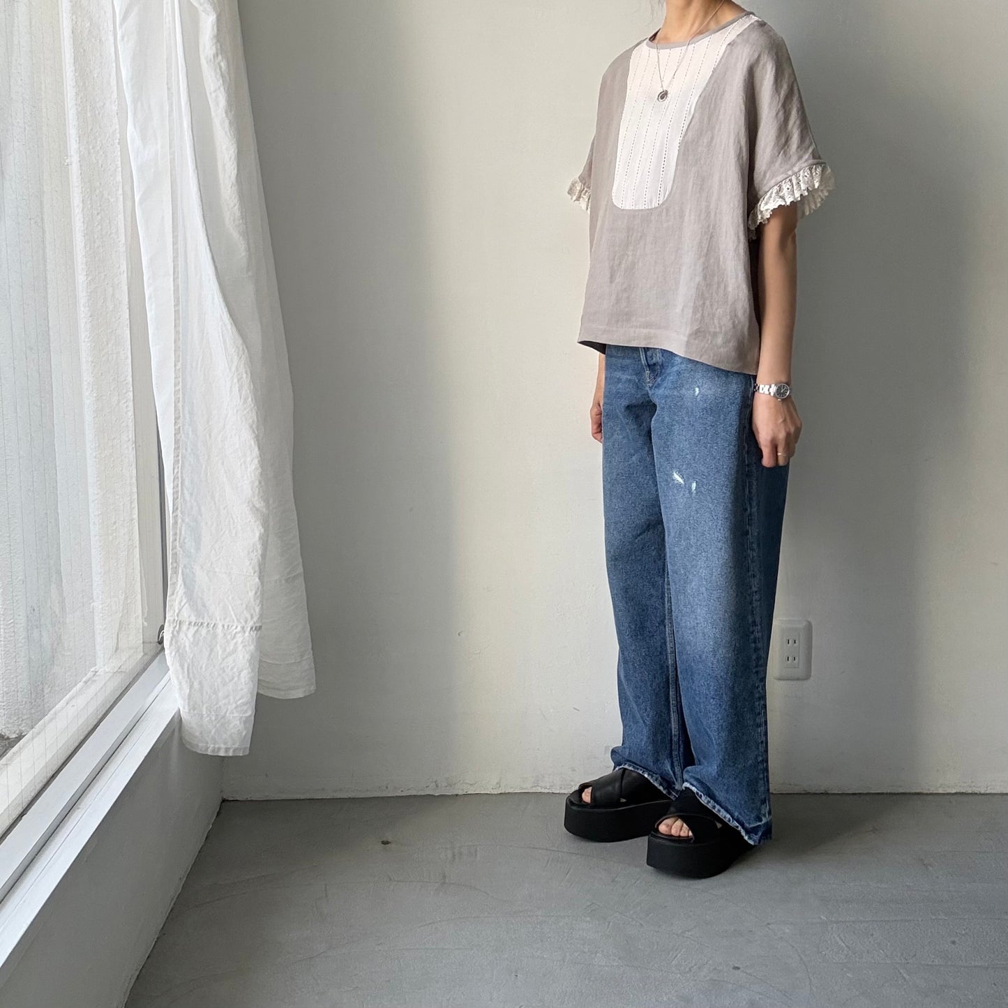 MAGALI コルトレイクリネンヨークブラウス　グレー