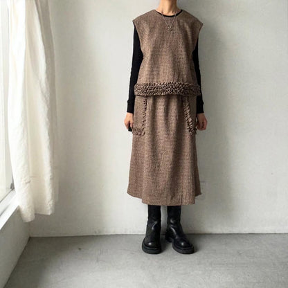 R&D.M.Co  フリルデコレーションボタンビブ　チェック