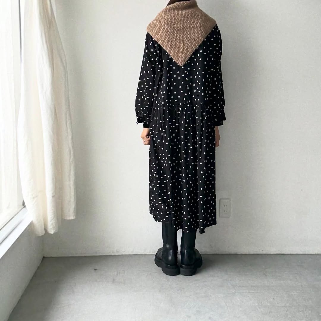 Karakoram アルパカコットントライアングルスカーフ　ライトブラウン