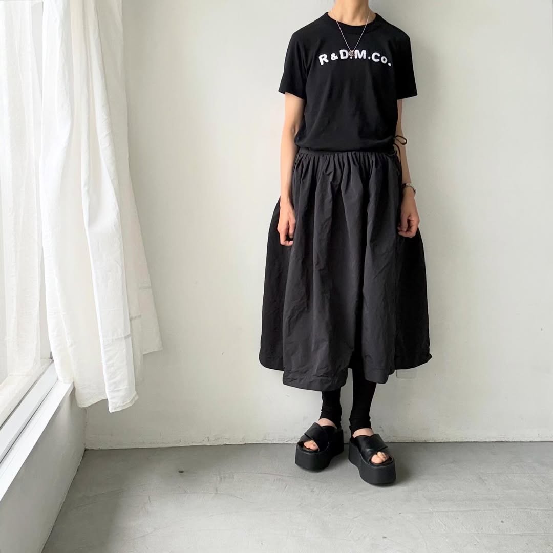 R&D.M.Co パイルエンブロイダリーTシャツ