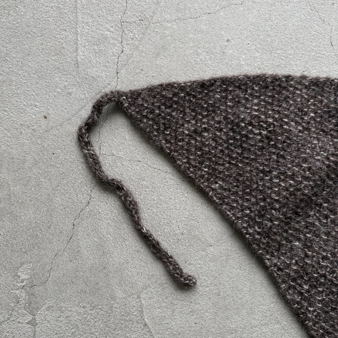 Karakoram アルパカコットントライアングルスカーフ　ダークブラウン