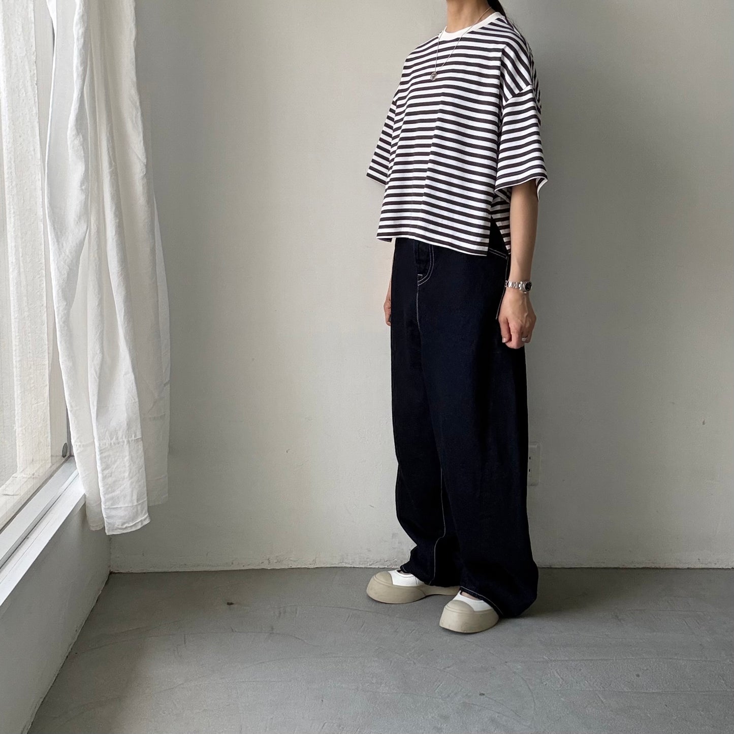 atelier naruse  コットンボーダー半袖カットソー　チャコール