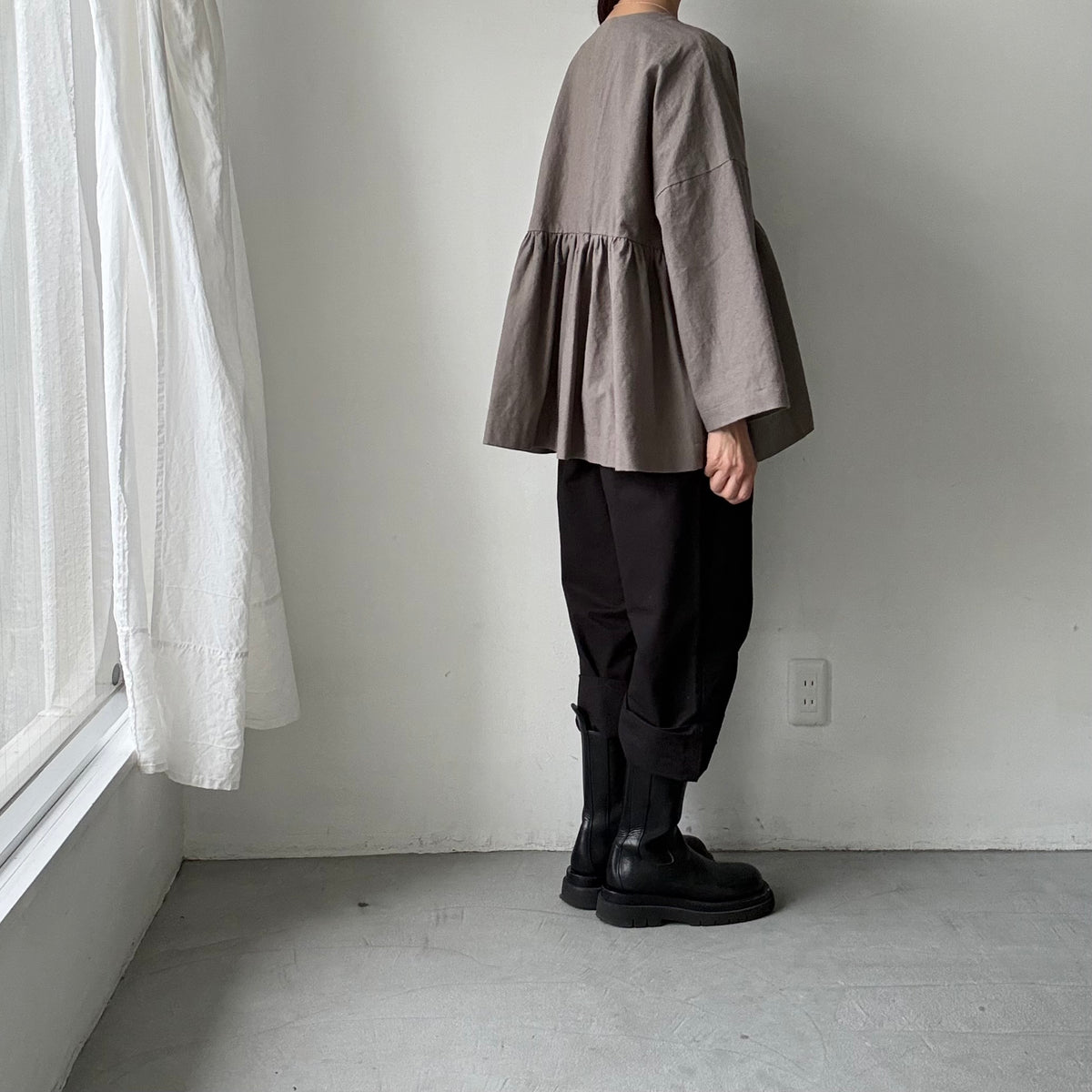 MAGALI  コットンリネンオーバーダイダブルボタンジャケット　グレー