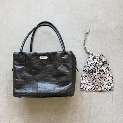 R&D.M.Co  ワイルドベリーリネンドローストリングバッグスモール　ブラック×ホワイト