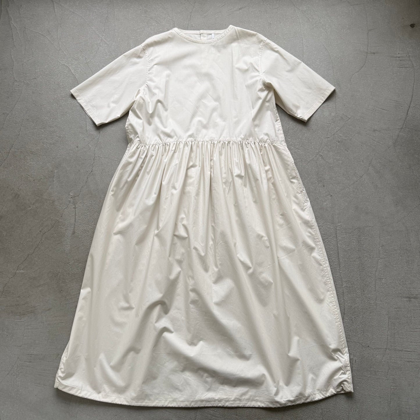 TENNE HANDCRAFTED MODERN バルーンドレス　ベージュ