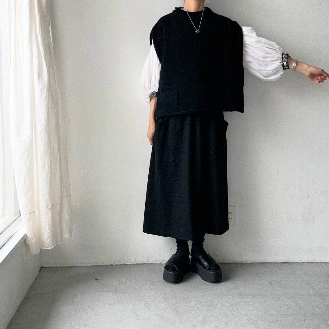 atelier d'antan Rude ウールニットベスト　ブラック