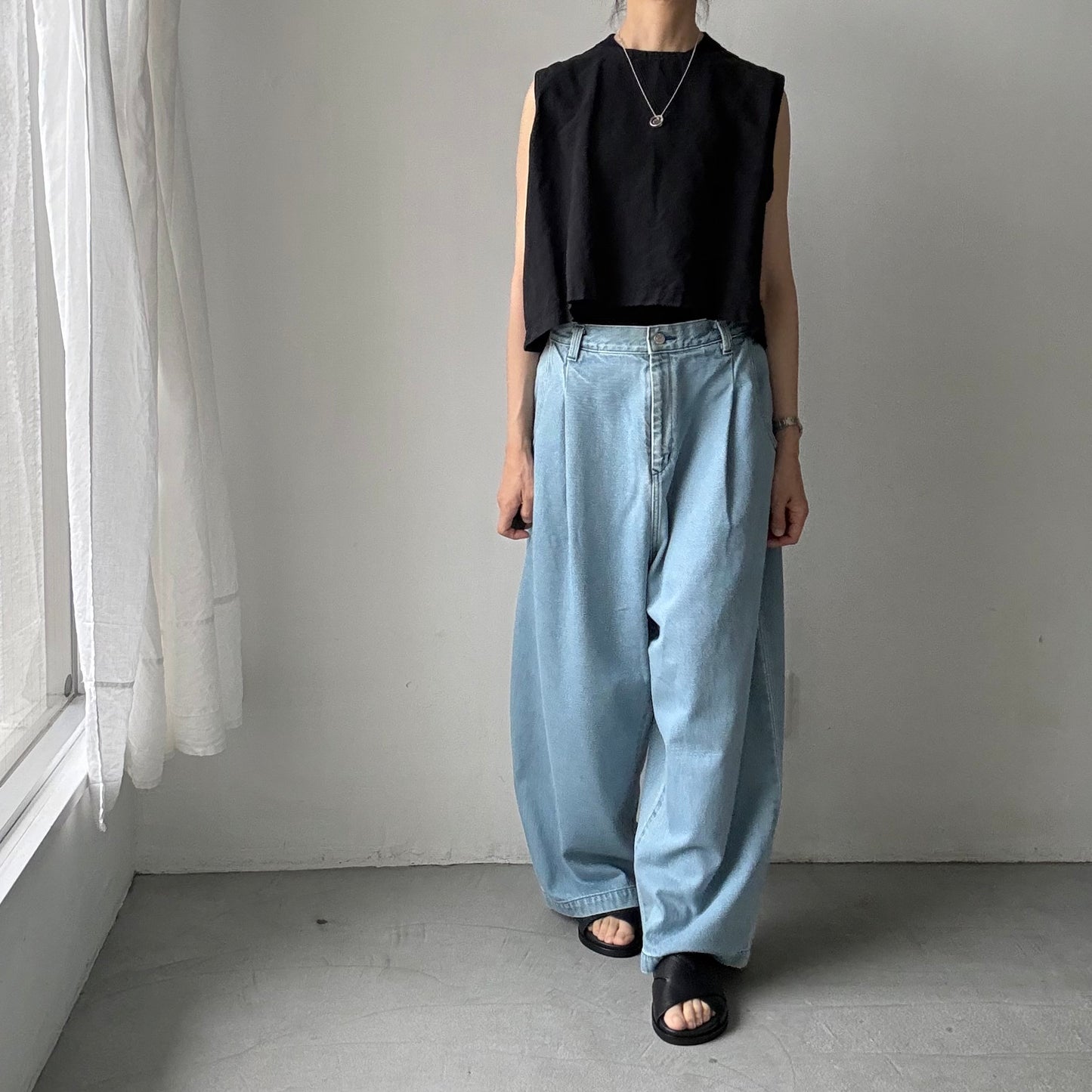 atelier naruse  コットンデニムワイドタックパンツ　size2