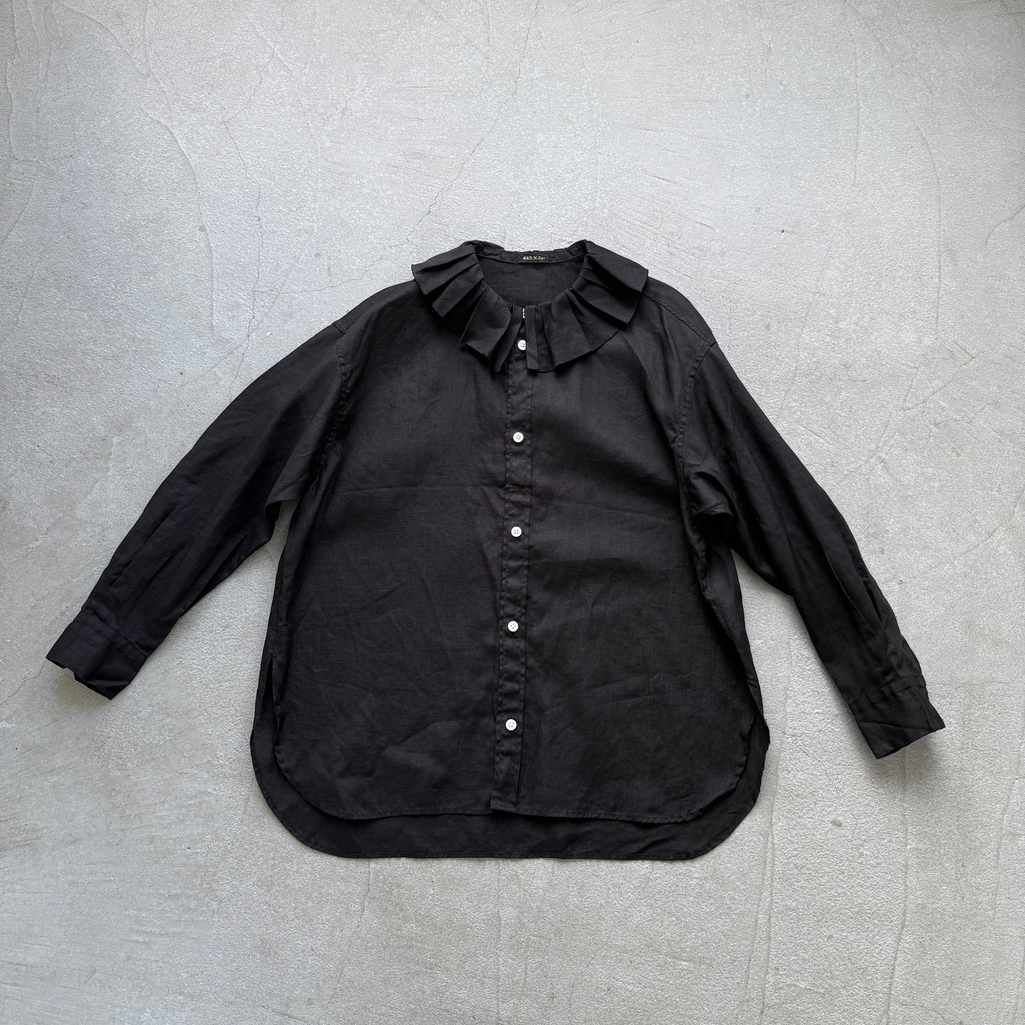 R&D.M.Co  リネンガーメントダイラッフルカラーブラウス