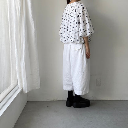 kijinokanosei  糸巻きバルーンスリーブプルオーバー　ホワイト