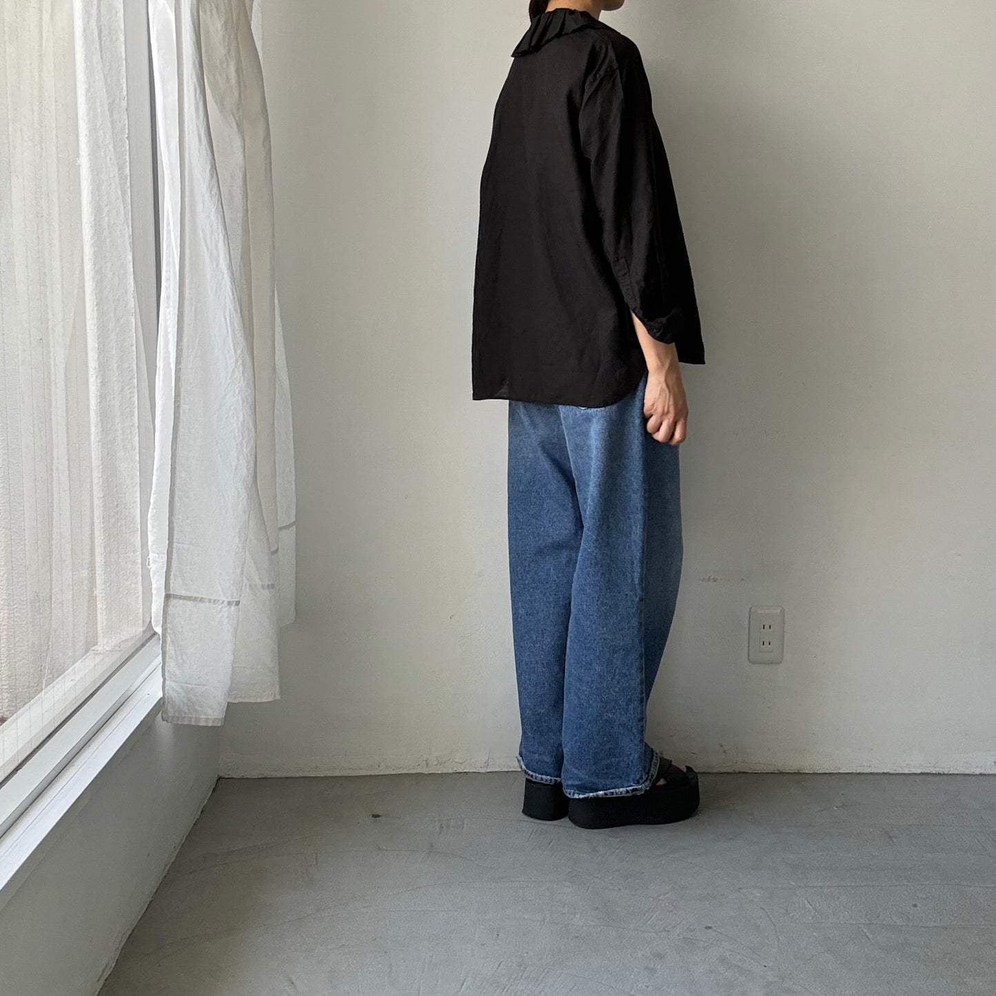 R&D.M.Co  リネンガーメントダイラッフルカラーブラウス