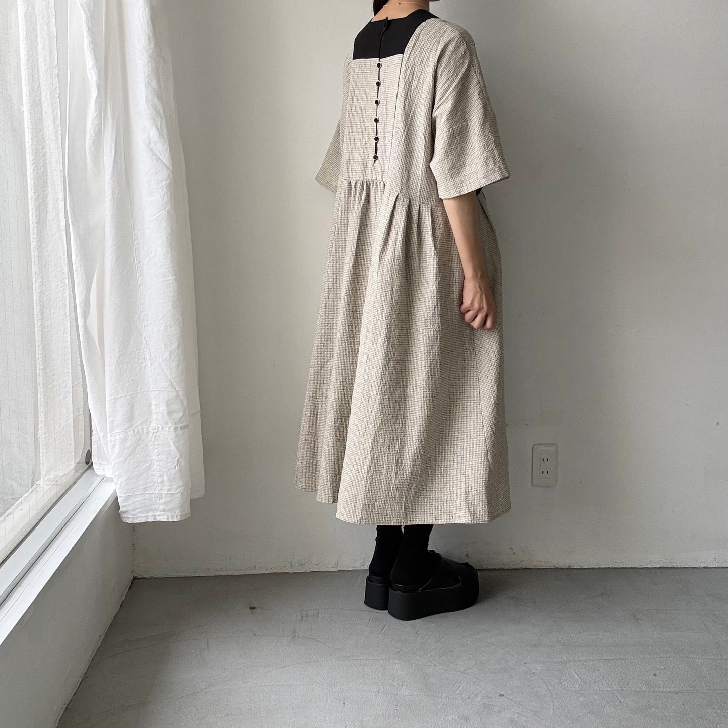 MAGALI コットンリネンブレイドスクエアネックワンピース