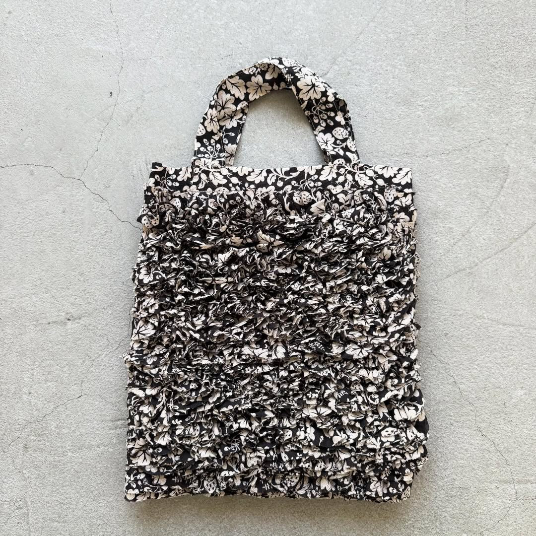 R&D.M.Co  ワイルドベリーリネンフリルトートバッグ