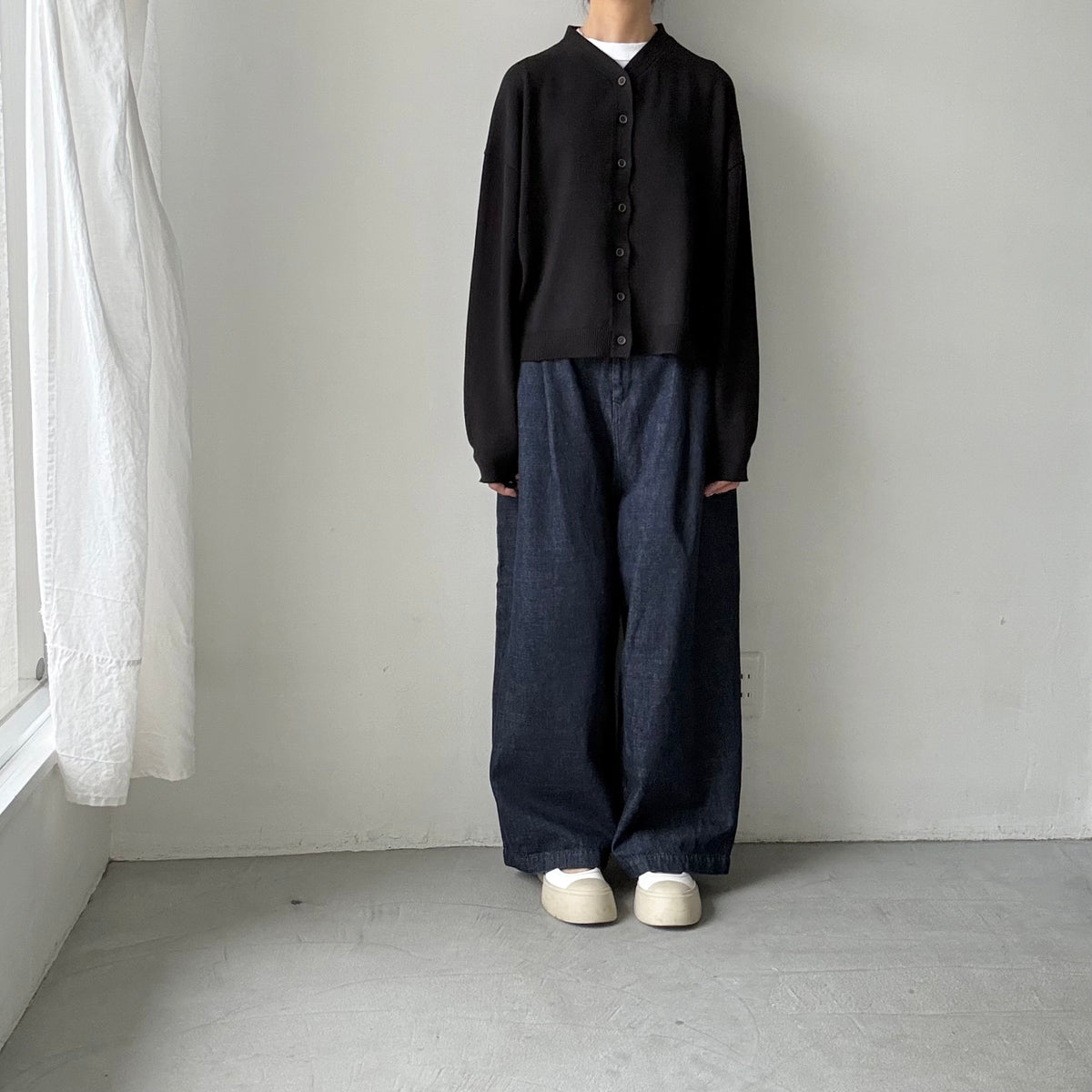atelier naruse  コットンウールVネックニットカーディガン　ブラック
