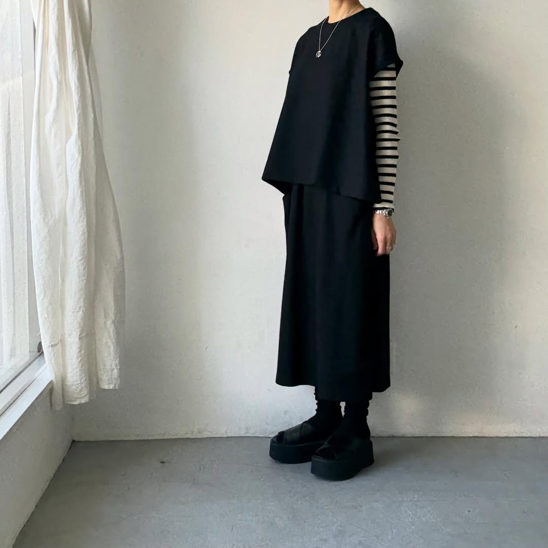 Linenya  ウールベスト　ブラック
