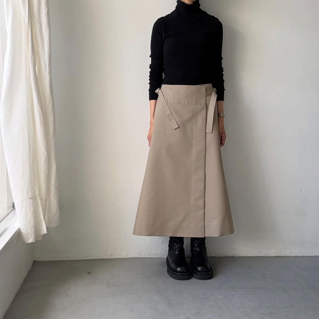 TENNE HANDCRAFTED MODERN ラップスカート　カーキ