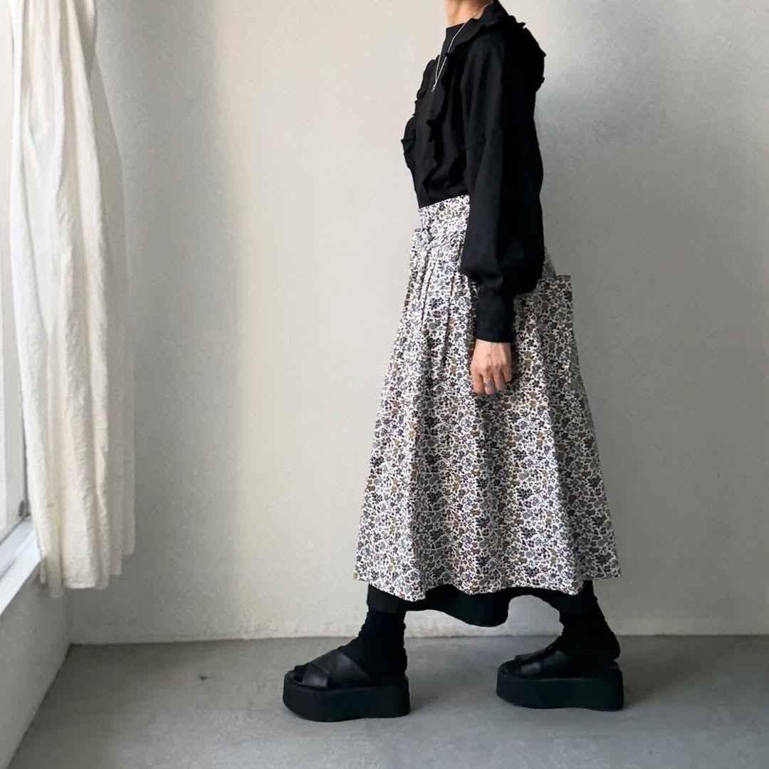 MAGALI コットン天竺ショルダーフリルカットソー