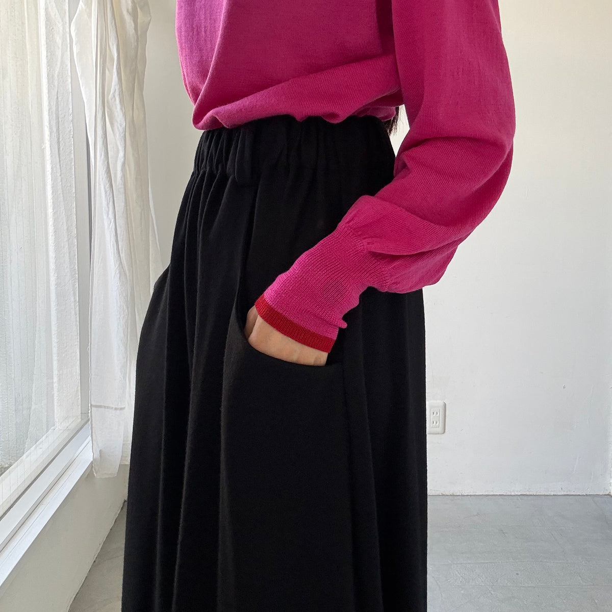 atelier naruse ウールタートルネックニット　ピンク×袖口レッド