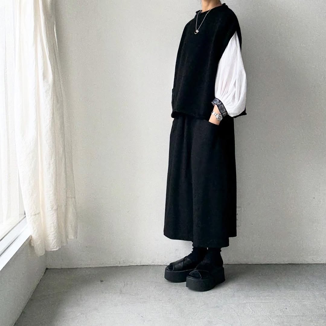 atelier d'antan Rude ウールニットベスト　ブラック