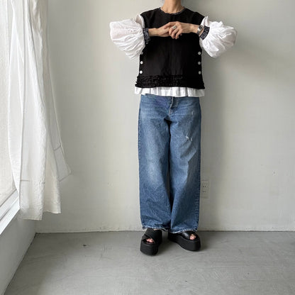 R&D.M.Co  リネンガーメントダイフリルデコレーションボタンビブ