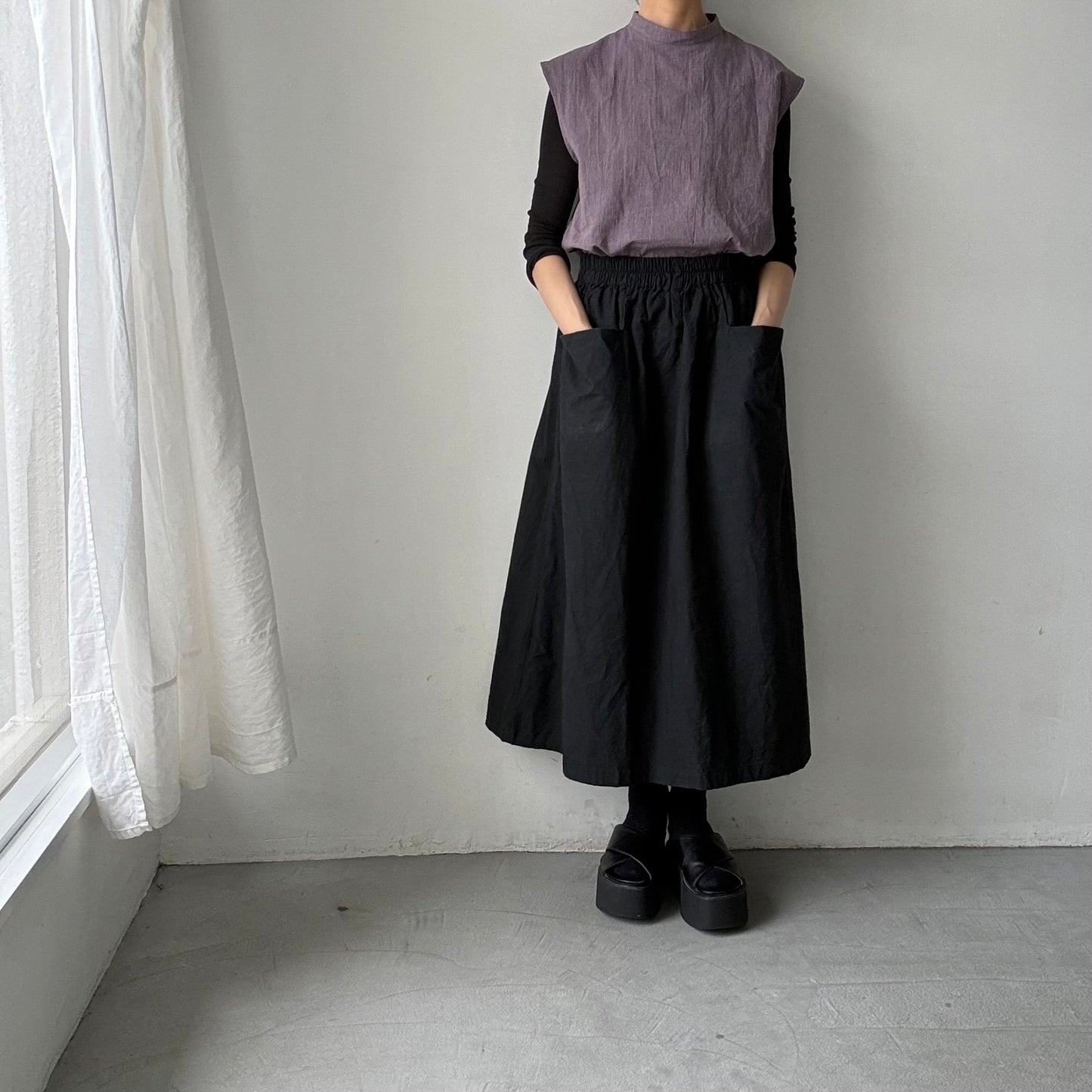 atelier d'antan Pigott コットンリネンノースリーブシャツ