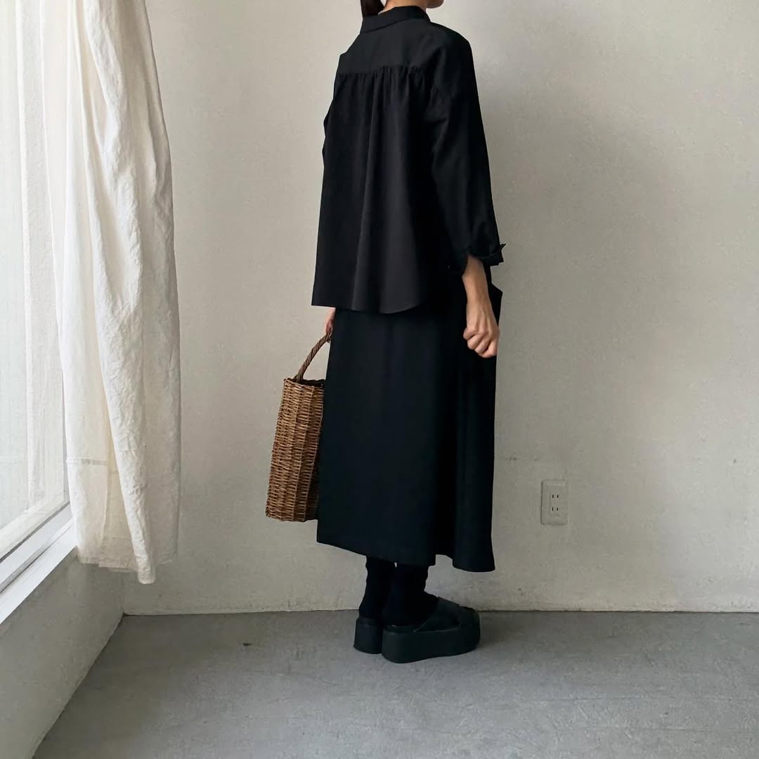 Linenya  コットン丸襟長袖ブラウス　ブラック