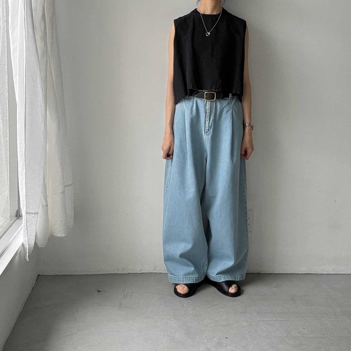 atelier naruse  コットンデニムワイドタックパンツ　size2