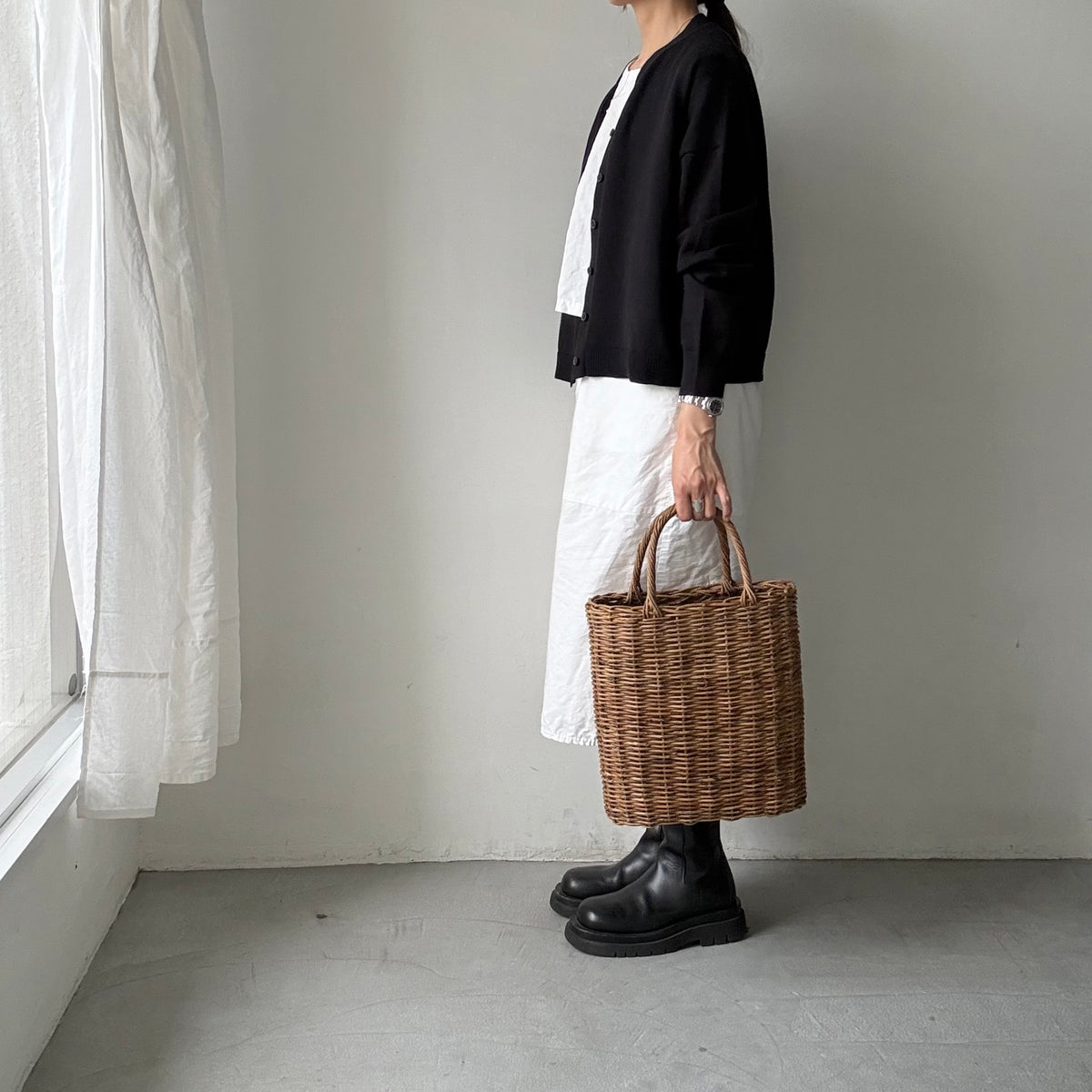 atelier naruse  コットンウールVネックニットカーディガン　ブラック