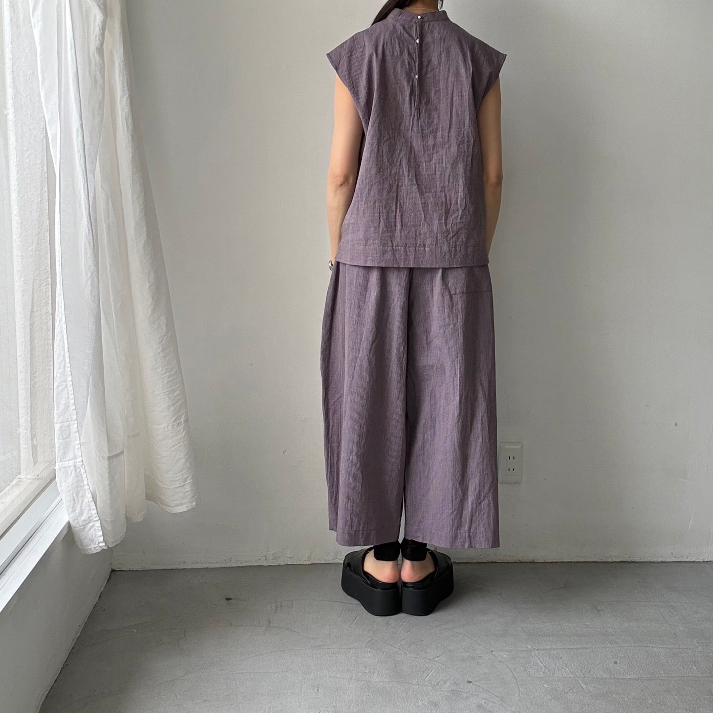 atelier d'antan Pigott コットンリネンノースリーブシャツ