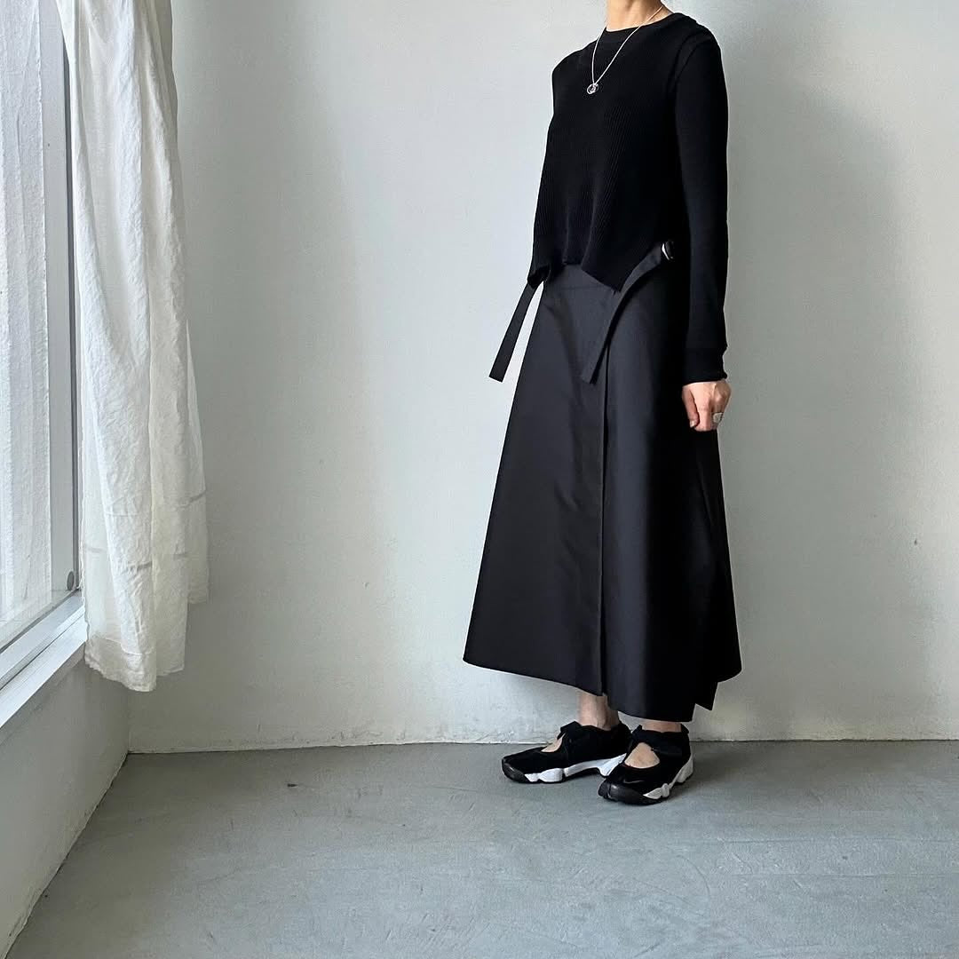 TENNE HANDCRAFTED MODERN ラップスカート　ブラック
