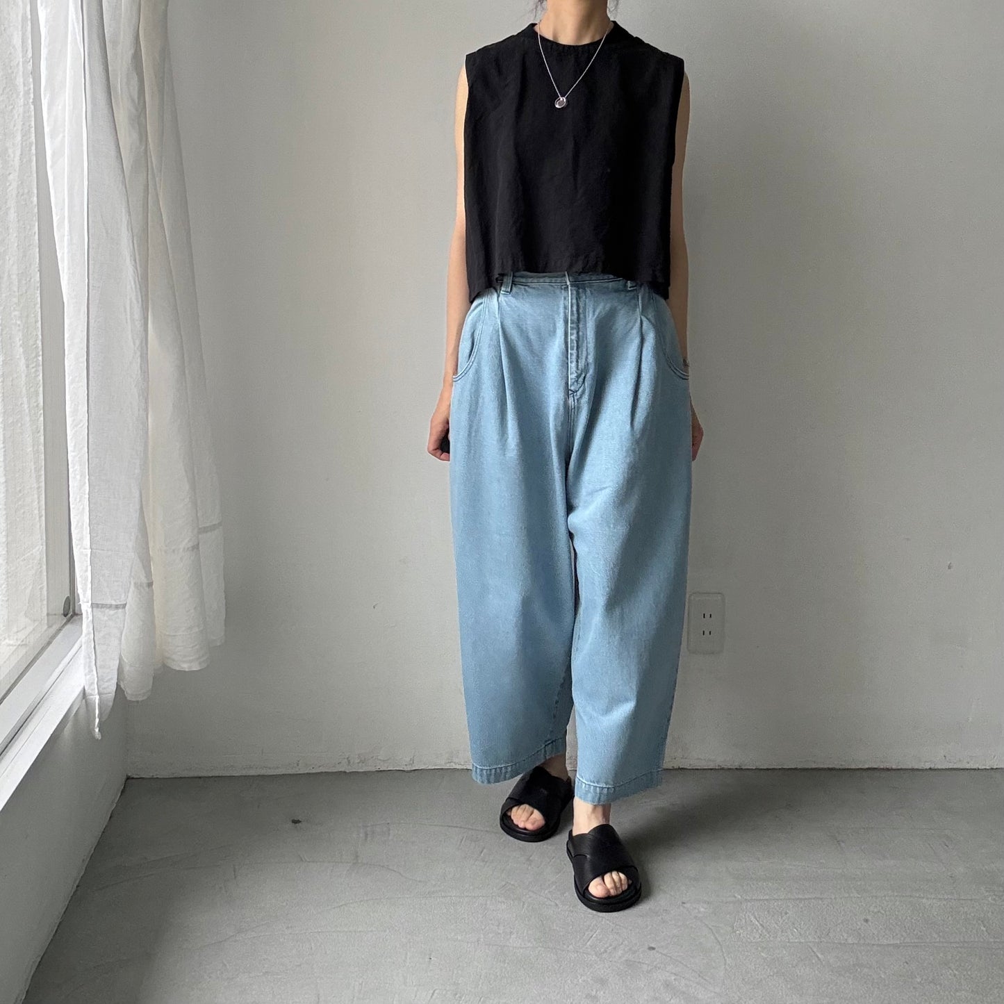 atelier naruse  コットンデニムワイドタックパンツ　size0