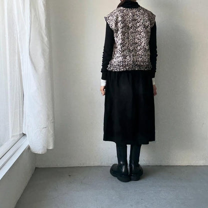 R&D.M.Co  ワイルドベリーリネンフリルデコレーションボタンビブ