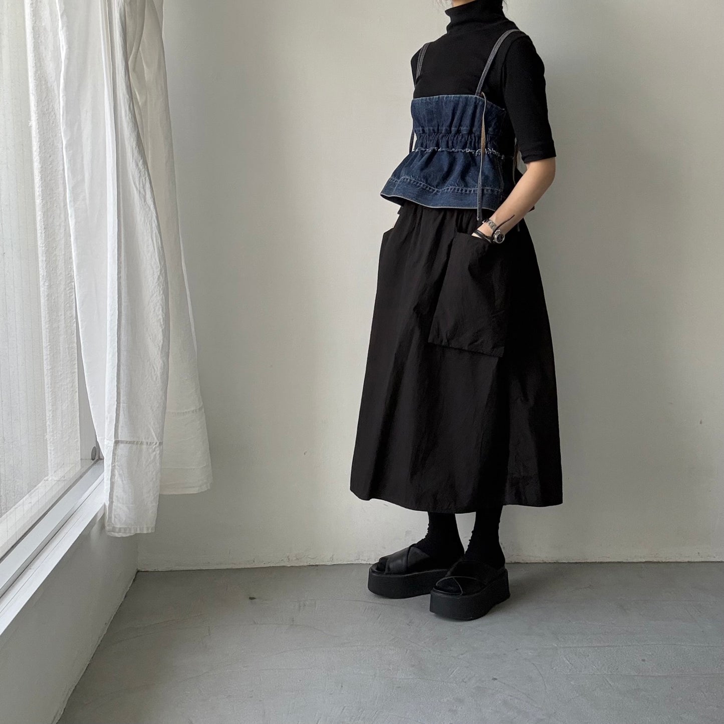 R&D.M.Co 　シュリンクコットンガーメントダイポケットスカート　ブラック