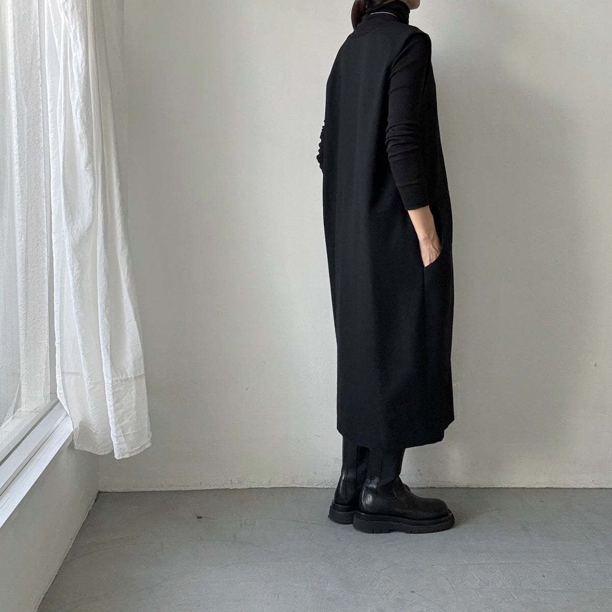 atelier naruse　コットンウールヘリンボンジャンパースカート