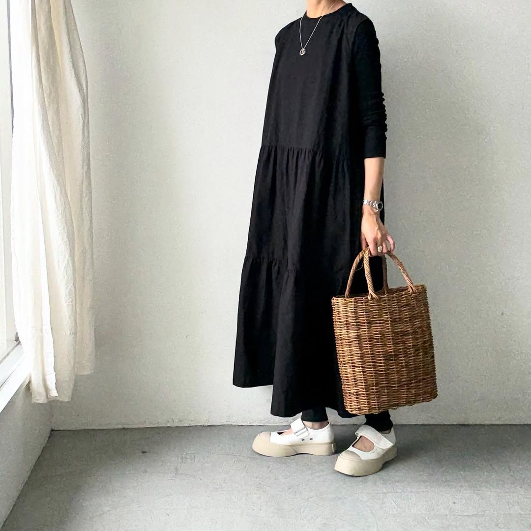 🟡週明け入荷分予約受付中🟡Linenya  ティアードワンピース　ブラック
