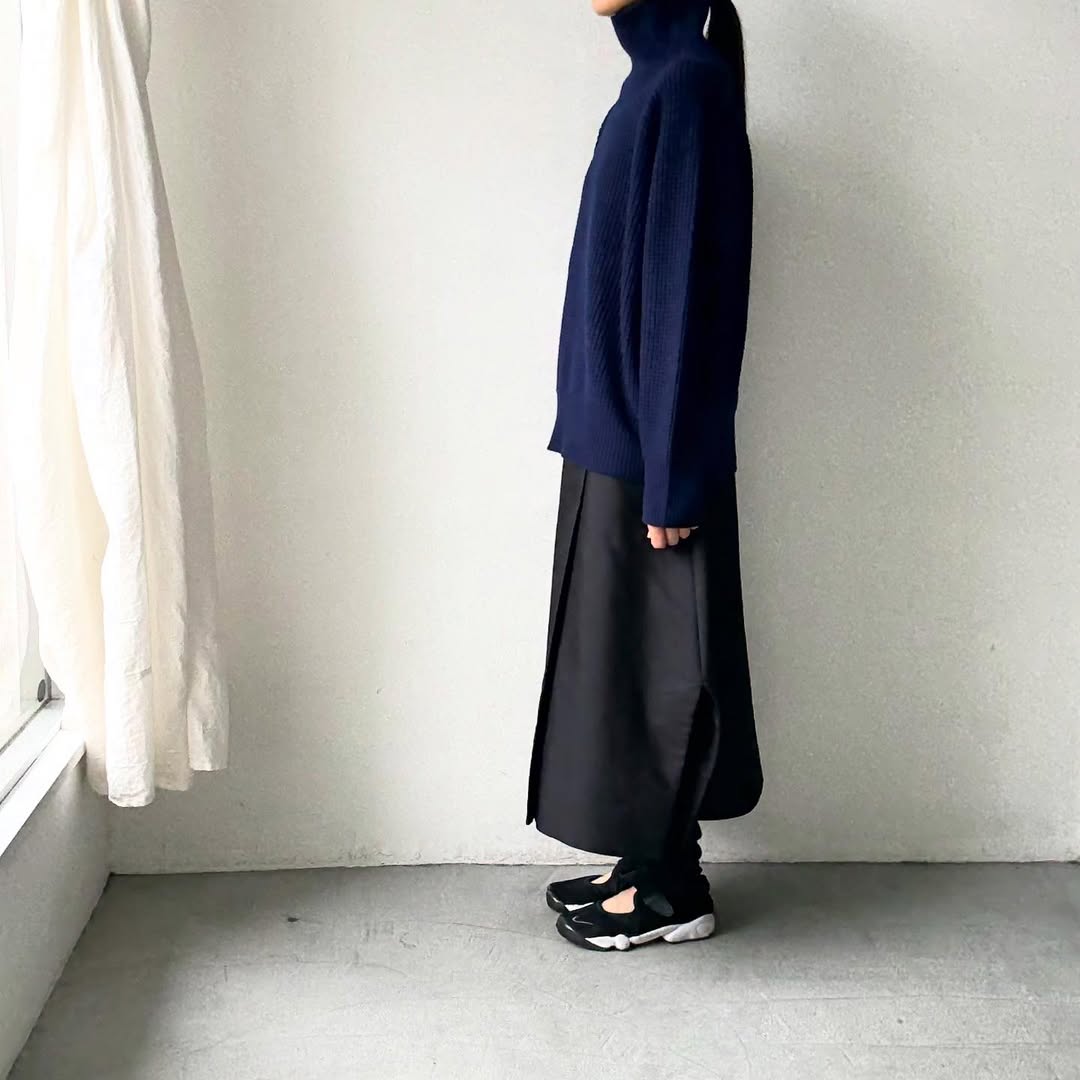 homspun メリノウールワッフル編みプルオーバー　ブルーネイビー