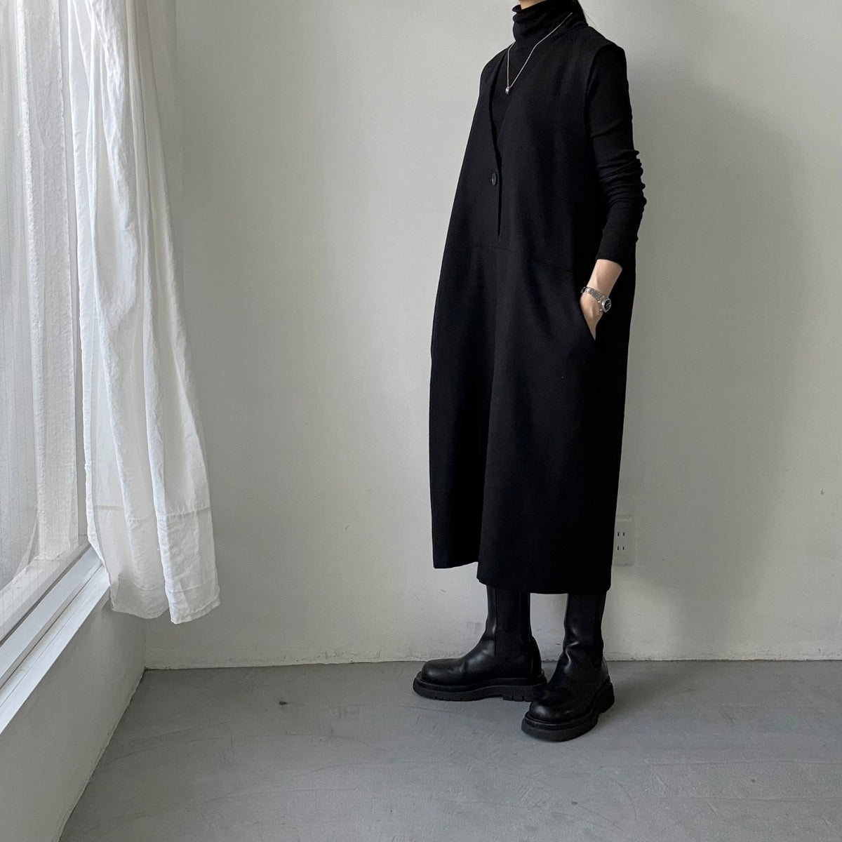 atelier naruse　コットンウールヘリンボンジャンパースカート