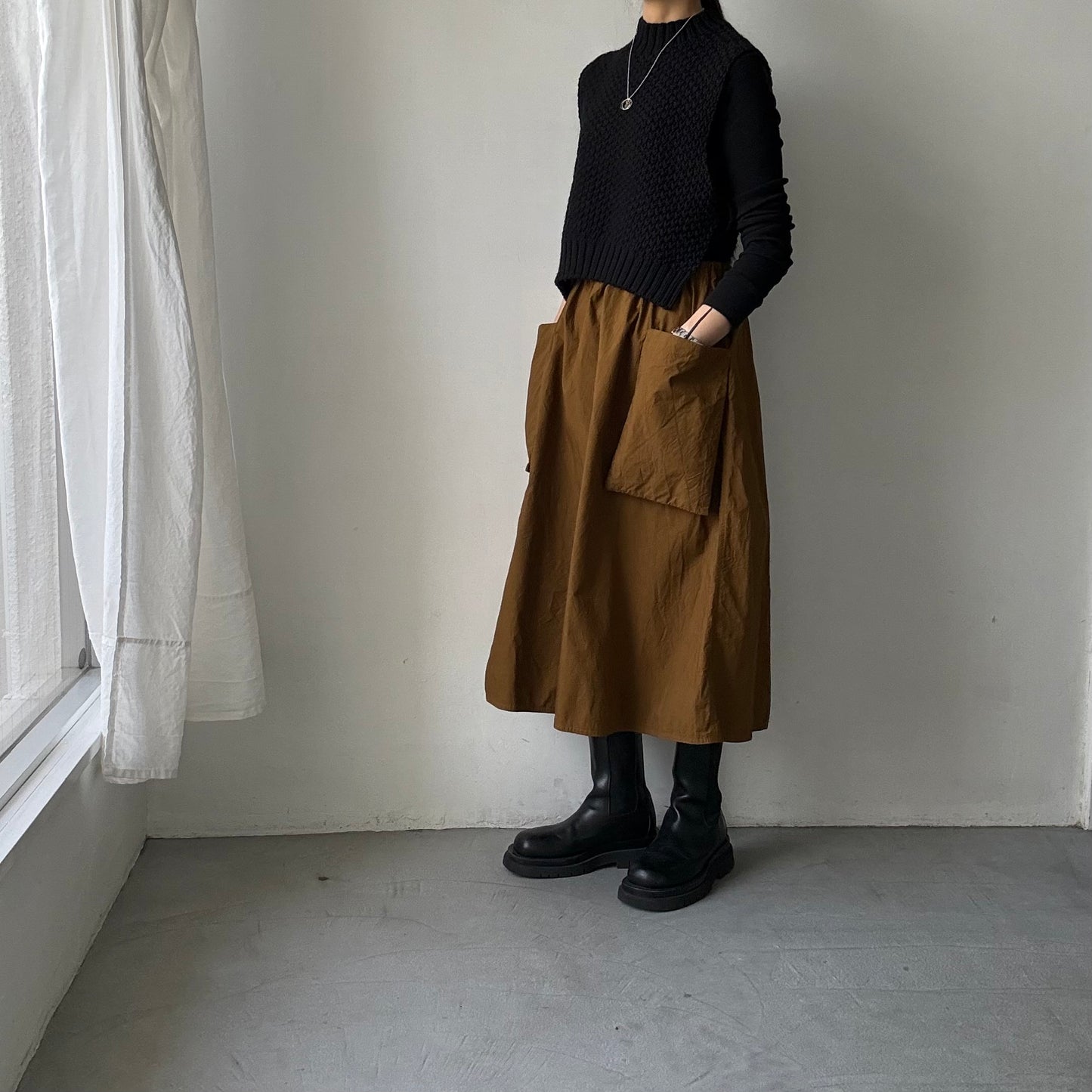 R&D.M.Co 　シュリンクコットンガーメントダイポケットスカート　ブラウン