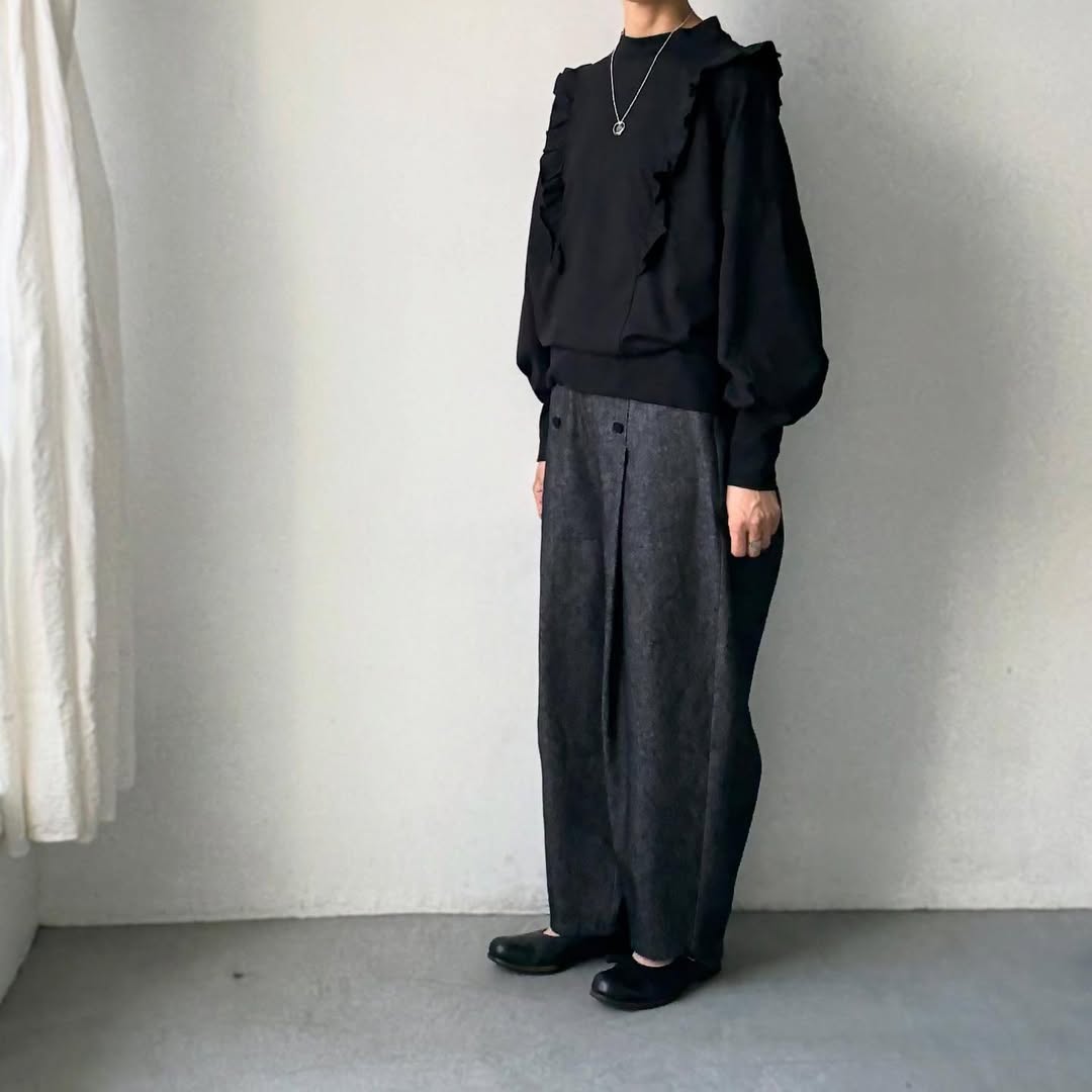 MAGALI コットン天竺ショルダーフリルカットソー