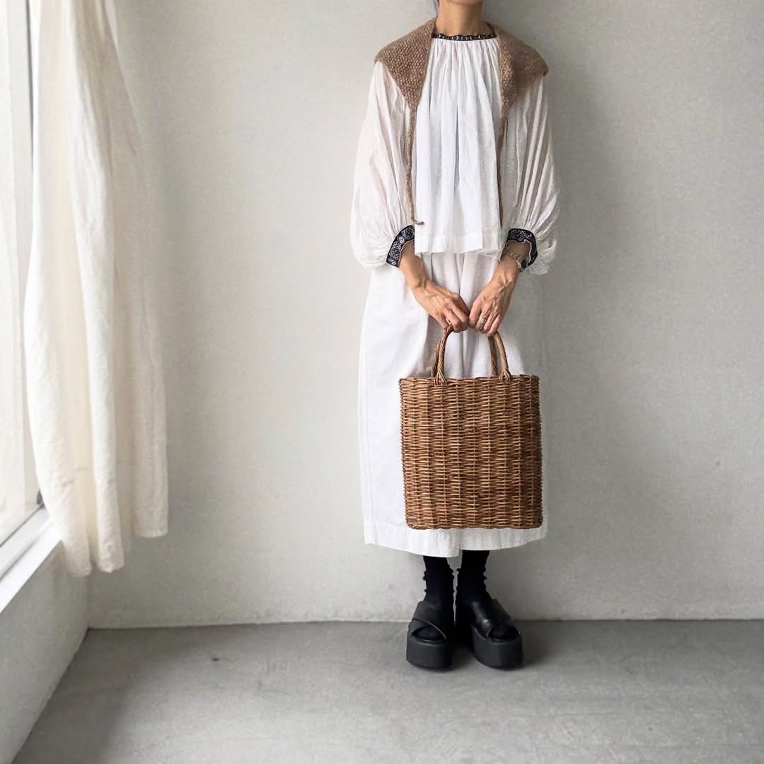 Karakoram アルパカコットントライアングルスカーフ　ライトブラウン