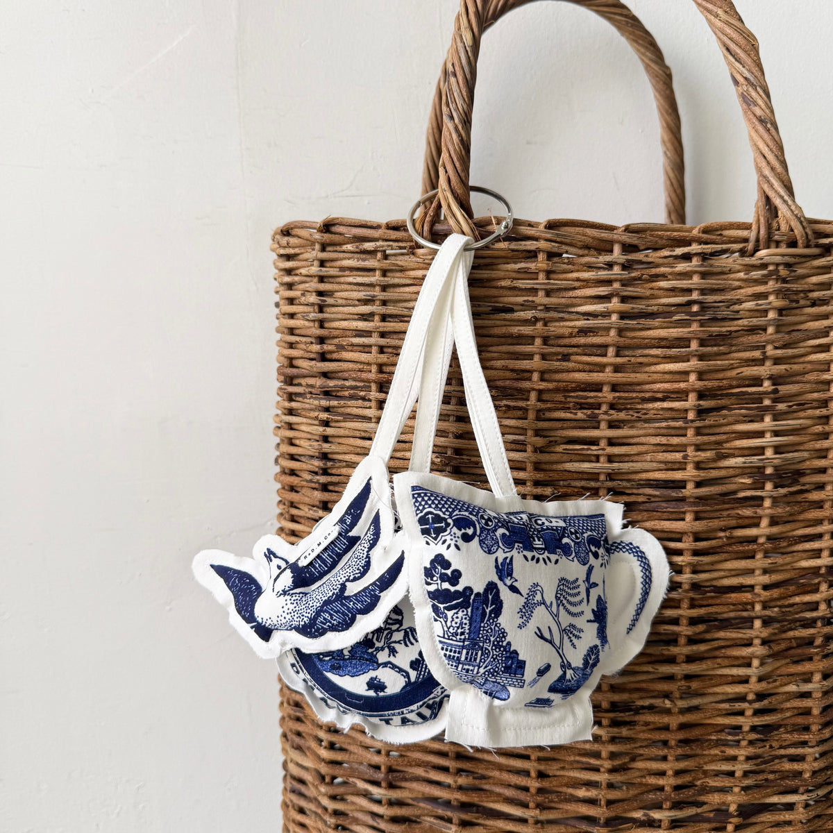 R&D.M.Co  BLUE WILLOW  ファブリックチャーム