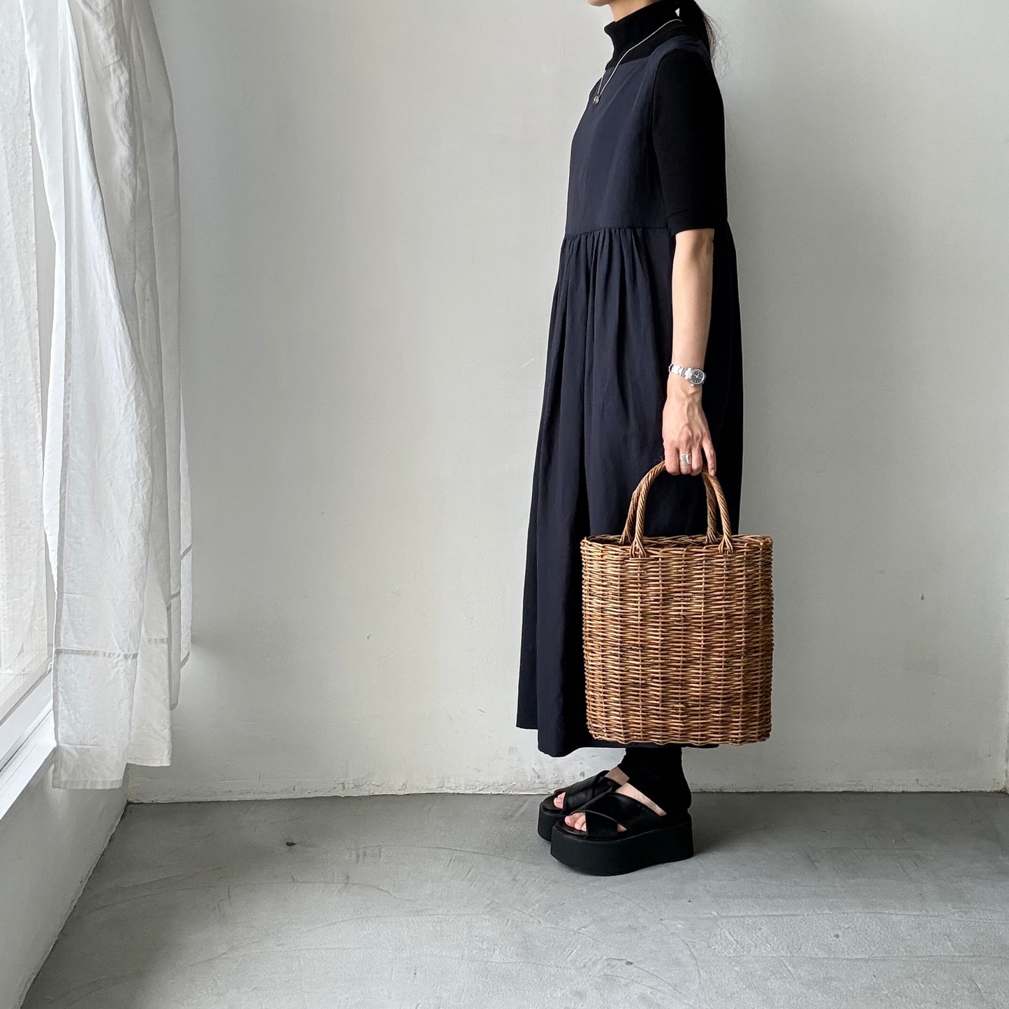 TENNE HANDCRAFTED MODERN ビスコースリネンノースリーブコクーンドレス