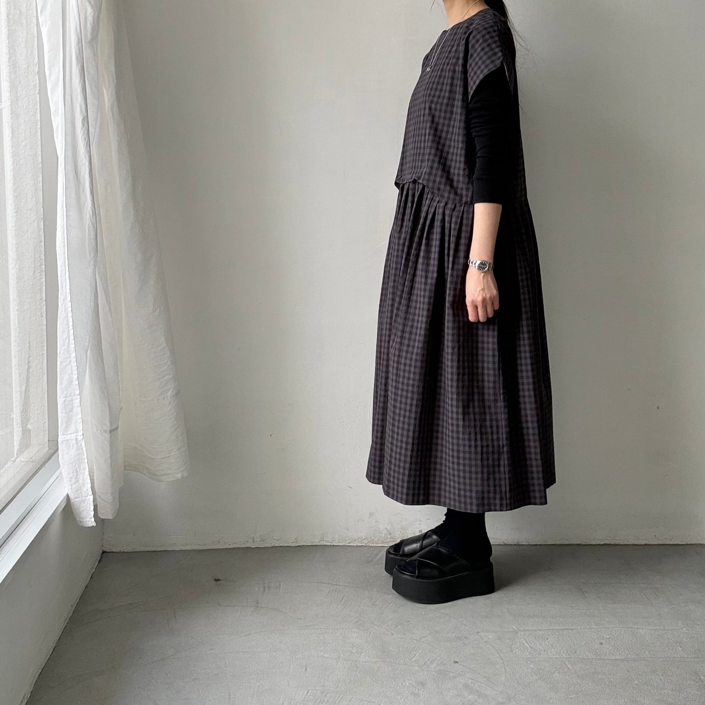 MAGALI ウォッシュドコットンラウンドスリーブワンピース