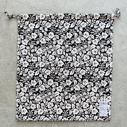 R&D.M.Co  ワイルドベリーリネンドローストリングバッグラージ　ブラック×ホワイト